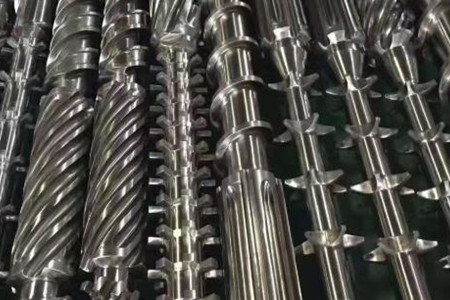 注塑機螺桿抱死原因及預防措施,你學會了嗎?